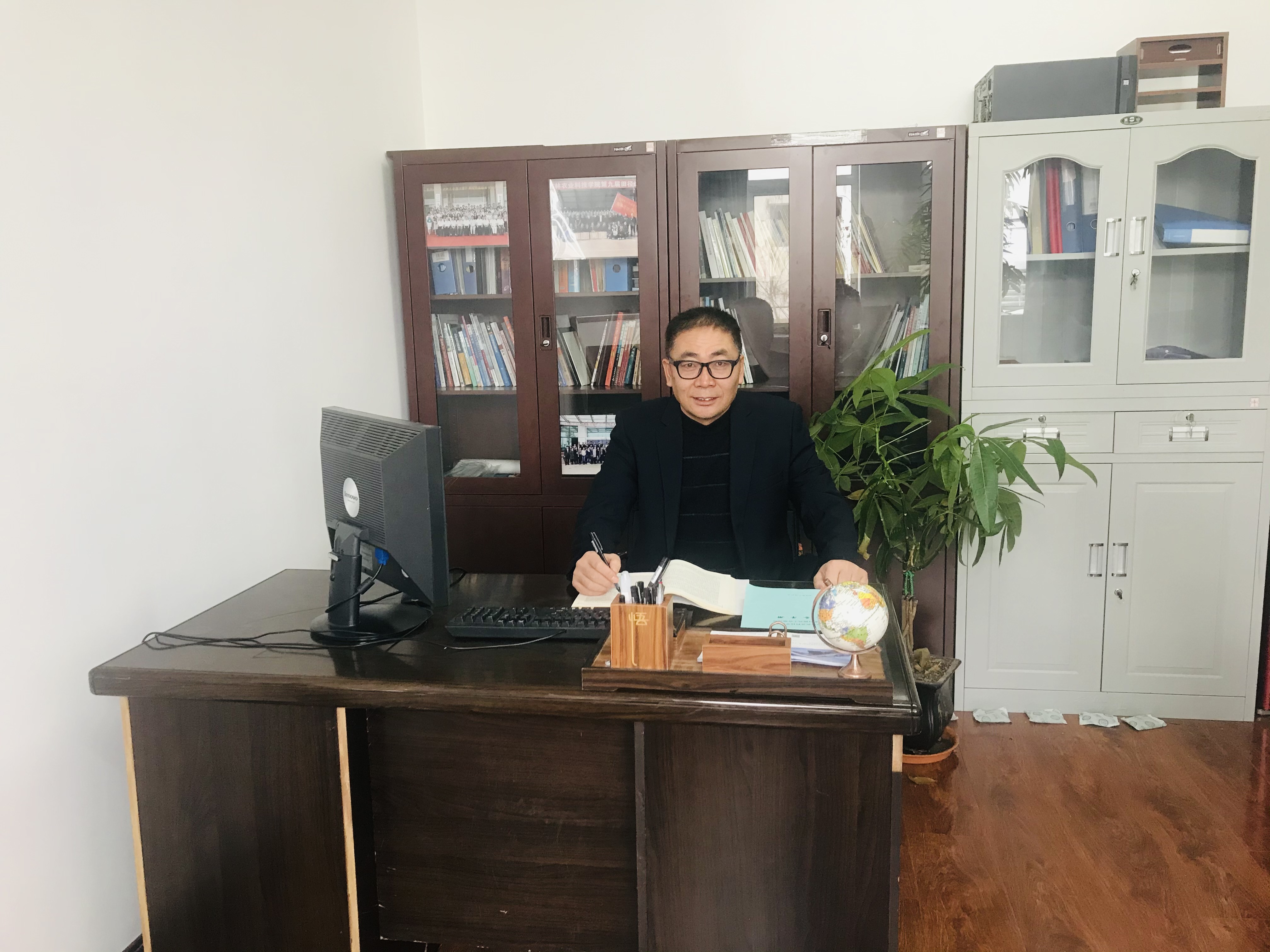 杨中青